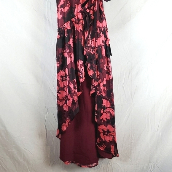 NWT Lulus‎ Winning Your Heart Burgundy Floral Lurex Wrap Midi Dress - Picture 4 of 9